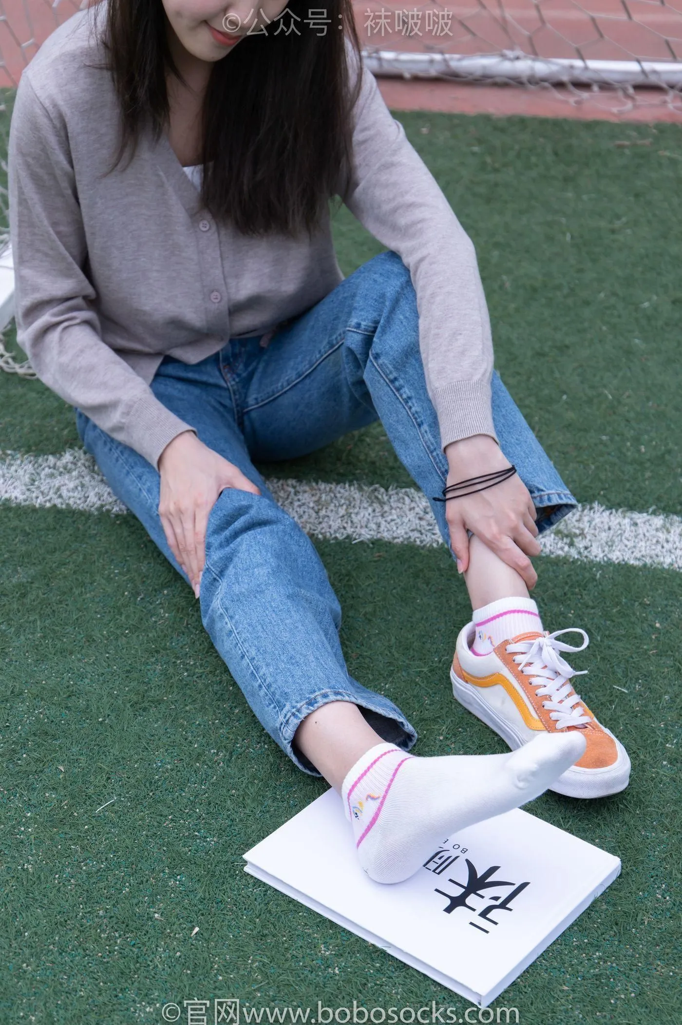 [BoBoSocks袜啵啵]NO.004 泡芙-vans帆布鞋、白棉袜、裸足 [127P]插图9